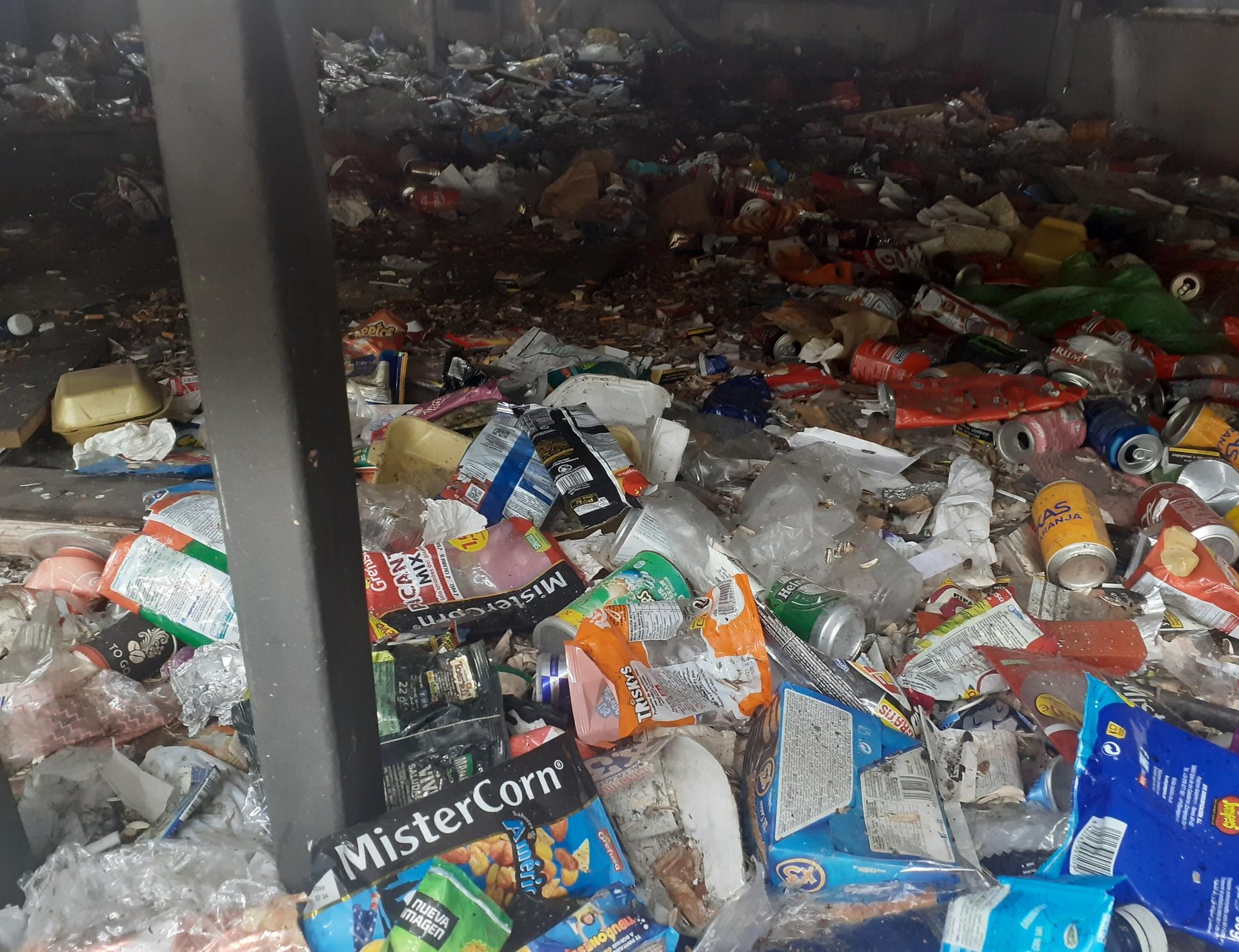 Kiroldegi gaineko oholtza garbitzeko proposamena