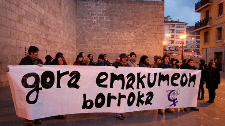 Txikiteo feminista eta elkarretaratzea emakumeen egunean