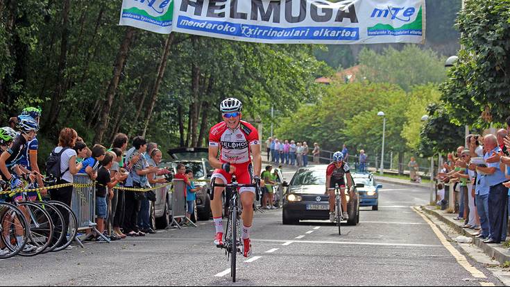 Zapatuan jokatuko da Mendaron Javier Ezenarro oroitzarrea