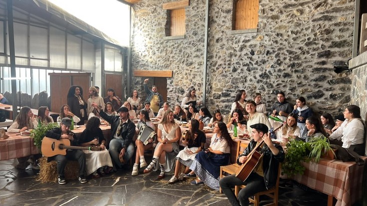 La Txama taldearen 'Bila-bila' abesti berrian kolaboratu du Sunek