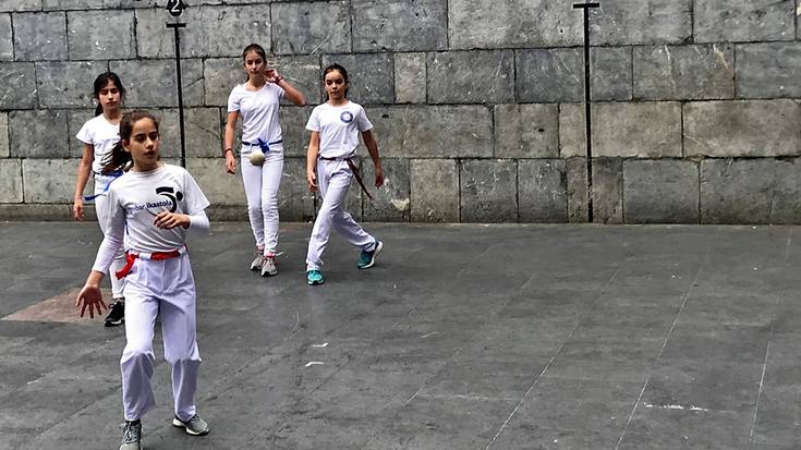 Pilota Eguna egingo dute zapatuan
