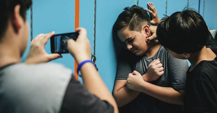 Bullying-ari buruzko hitzaldia izango da bihar Ispiluen gelan
