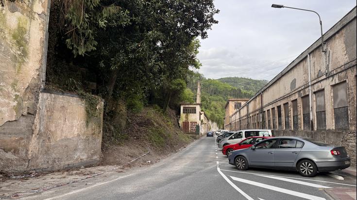 Kritiken aurrean, SAPAko aparkalekuen toki-aldaketa egiteko arrazoiak azaldu ditu alkateak