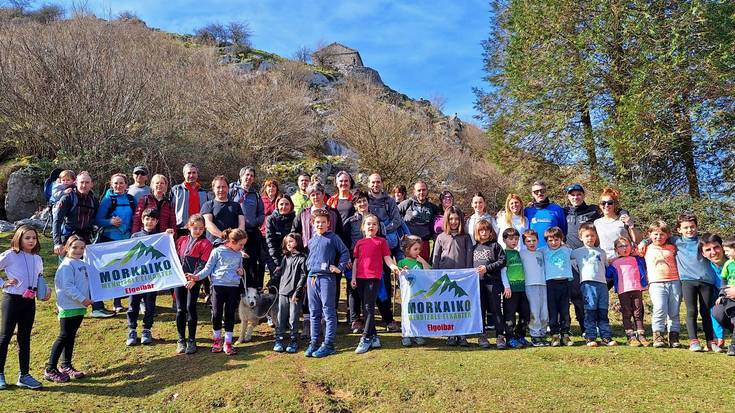 Aldapa pikoak eta eskailerak ez ziren oztopo izan Urregarairako bidean