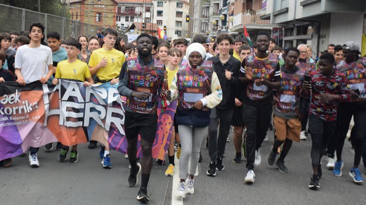 "Deba ez da inklusiboa izango Udalak ez baditu immigranteak erroldatzen"