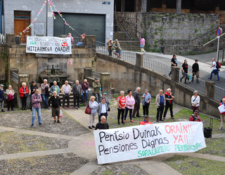 Zerbitzu eta prestazio publikoak hobetzea eskatzen dute Adinekoen Nazioarteko Egunaren harira