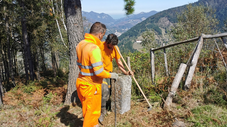 Eibar, Soraluze, Bergara eta Elgeta arteko mugarriak konpondu dituzte