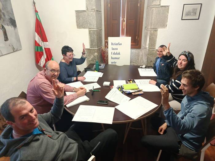LPSari egindako azken aldaketen aurkako mozioa onartu du auzo udalak
