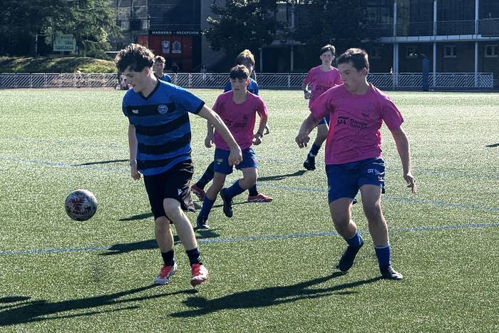 Debabarreneko futbol zelaietan ere ari dira jokatzen Donosti Cup futbol txapelketako partidak