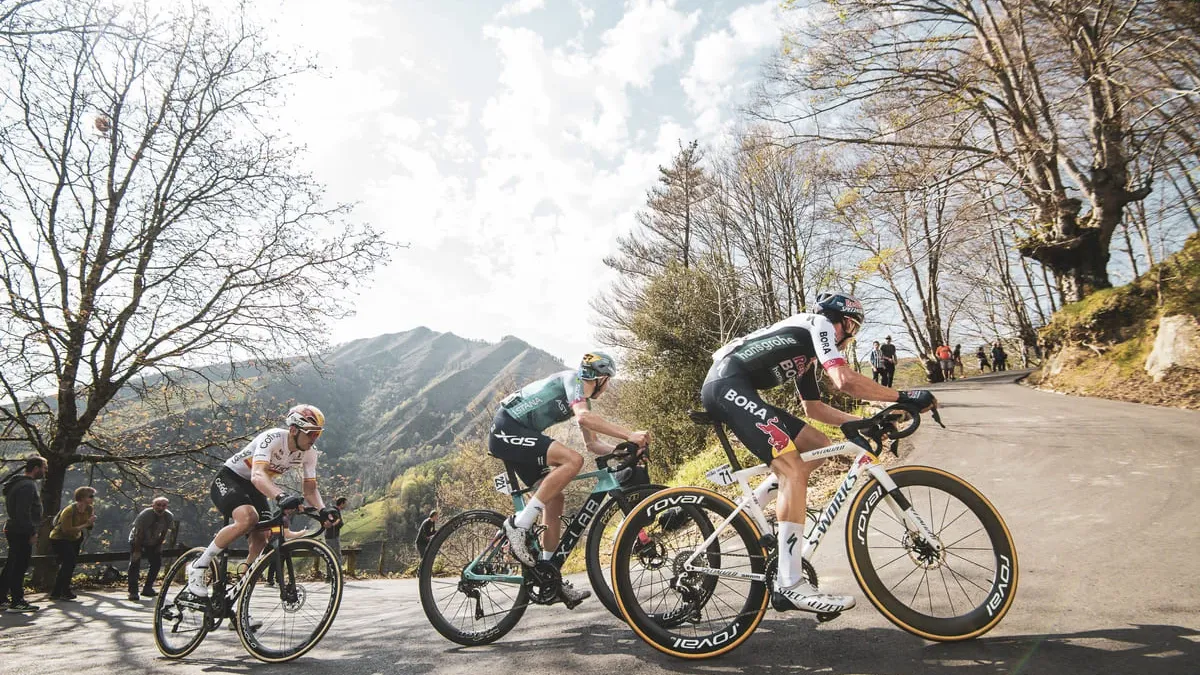 Itzulia gaur hasiko da Bilbon eta azken bi etapetan pasatuko da Debabarrenean