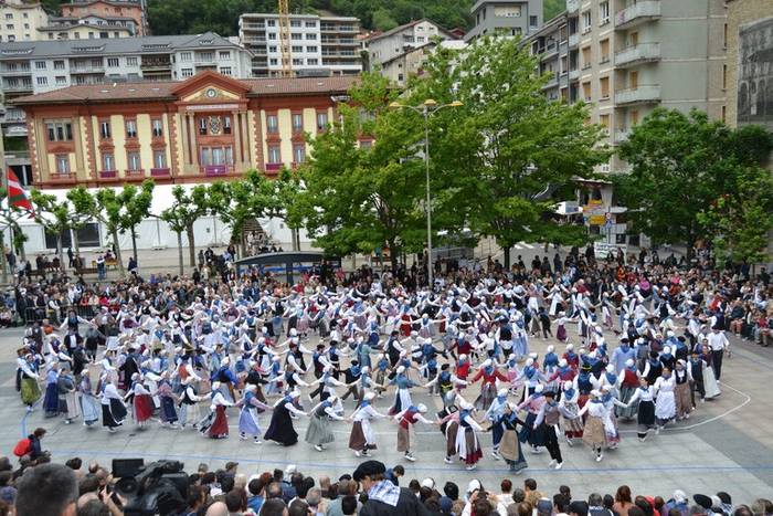 Bete-betea dator aurten ere Eibarko Euskal Jaia