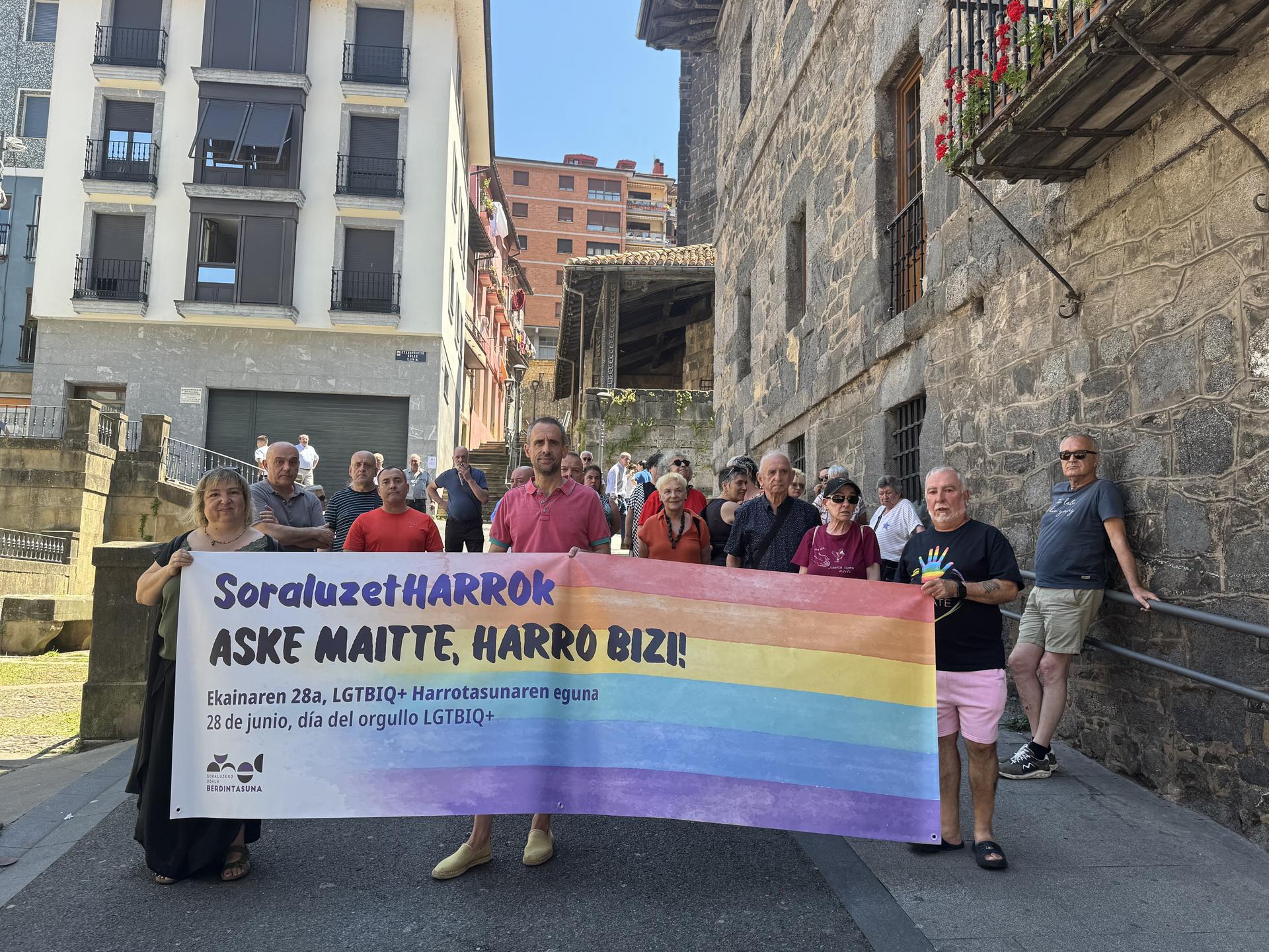 Aniztasunarekin eta LGTBIQ + eskubideekin eta bizikidetzarekin konpromisoa plazaratu dute