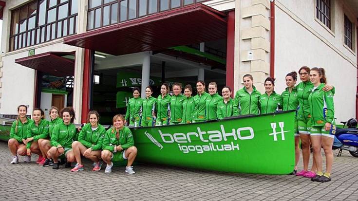 BABESTUTAKO EDUKIA: Hondarribia Arraun Elkarteko emakumeen trainerua babestuko du Bertako Igogailuak enpresak