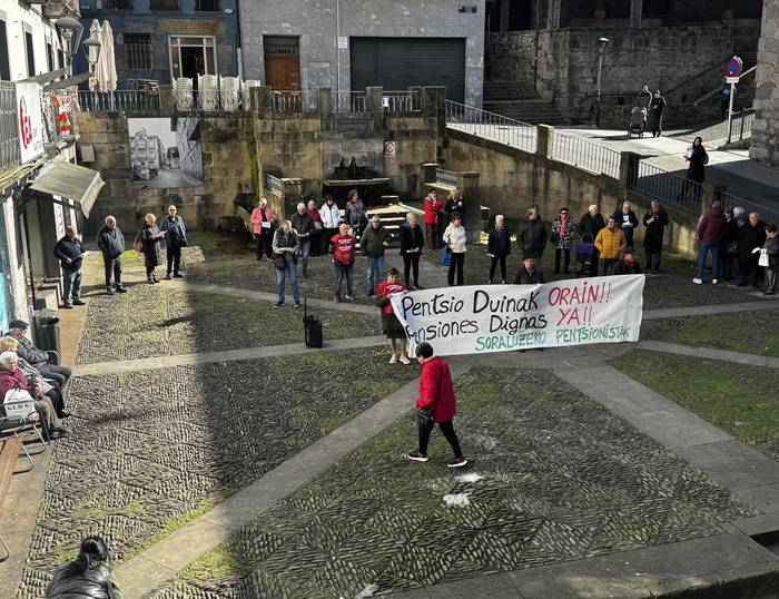 Pentsio arrakala eta M17ko greba hizpide