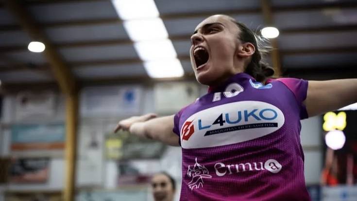 Eskubaloian lehiatzeko jaioak dira ermuarrak