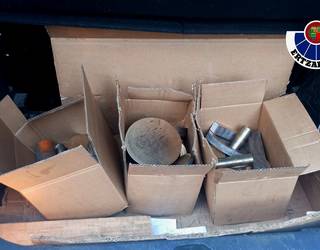 Bi behargin atxilotu dituzte Elgoibarren lan egiten zuten enpresatik kobrea eta bestelako materiala lapurtzea leporatuta