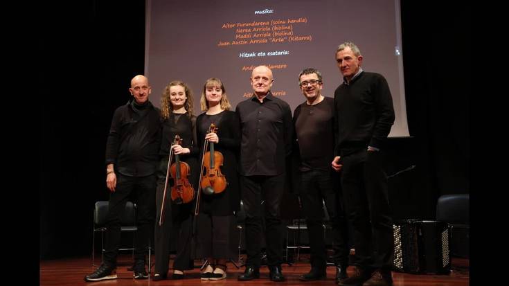 Zirrara eragin du Aitor Etxeberriaren obran oinarritutako 'Oreka-Desoreka' ikuskizunak