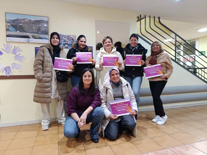 Uler saioak egin dituzte San Lazaro egoitzako erizainekin