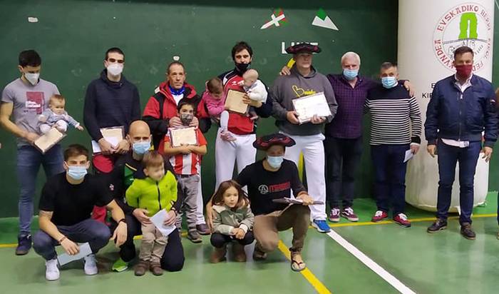 Segundo bakarreko aldeaz irabazi du Jon Larrañagak Euskal Herriko Lokotx Biltze Txapelketa