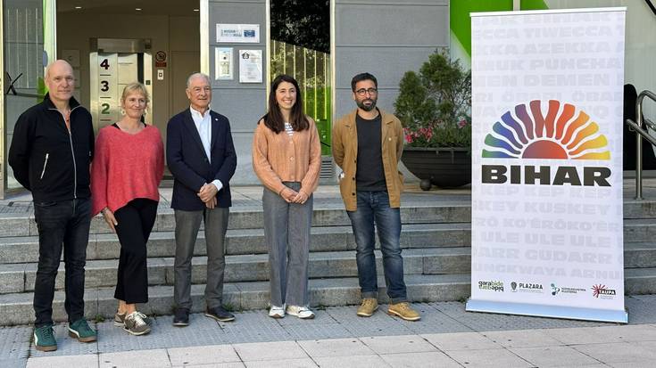 'Bihar', hizkuntzak biziberritzeko egitasmoa aurkeztu dute Garabidek, Plazarak, Soziolinguistika Klusterrak eta Taupak