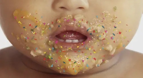 Umeentzako jaki-ontzietan milaka mikroplastiko!