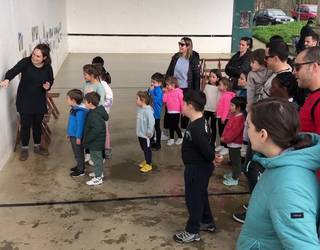 San Andresko parkea eraberritzeko iritzia eman dute hainbat familiak