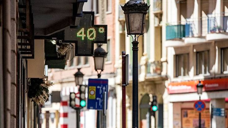 Bero bolada betean, berotik babesteko espazioak egokitu ditu Soraluzeko Udalak eta herritarrei gomendio sorta luzatu