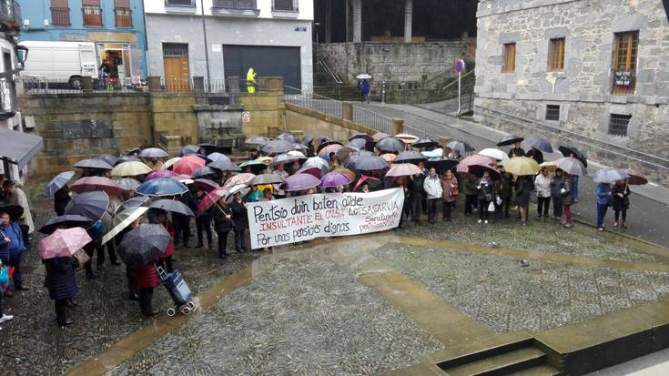 Donostiako manifestaziorako autobusa, ia beteta