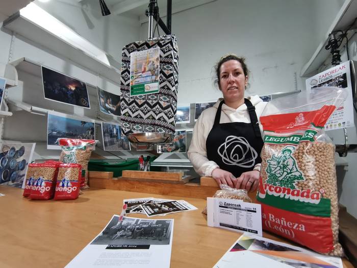 Lesbosko kanpalekuetarako bilketa berezia egingo dute eguenean, Elgoibarren