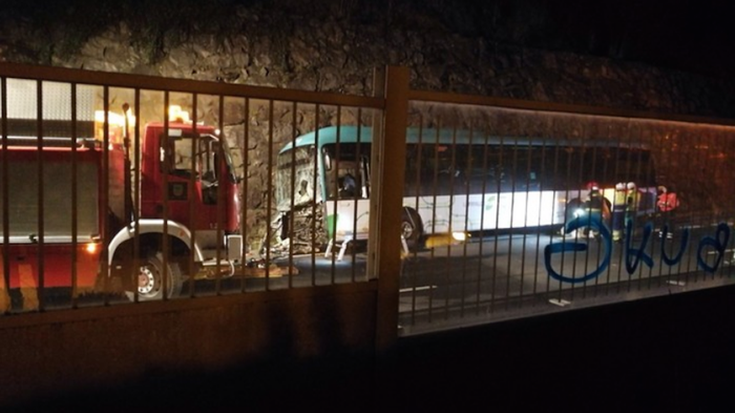 Lurraldebuseko autobusak lazo beltzekin gaur