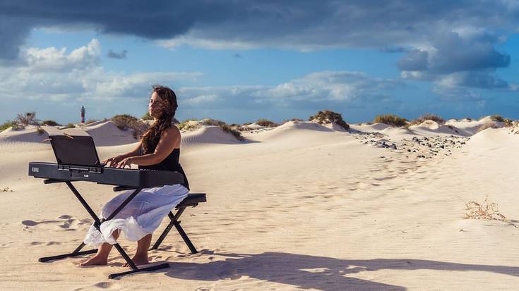 “Ingurune naturaletan atmosfera magikoa sortzen da” Ana Bello (pianojolea)