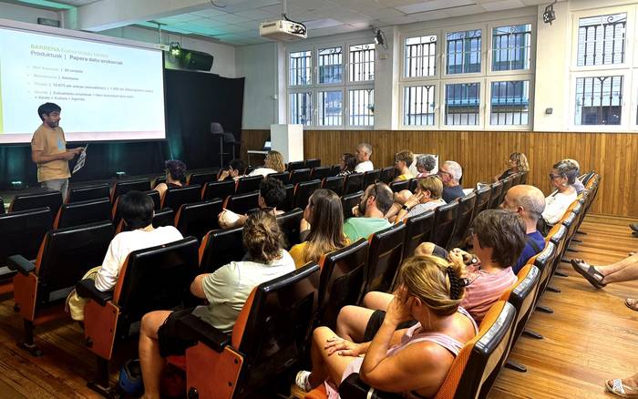 Barrena proiektu komunikatiboa aurkeztuko dute etzi Deban