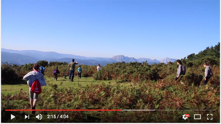 [BIDEO-ERREPORTAJEA] Gaztetxoak arbasoen historia ezagutzen