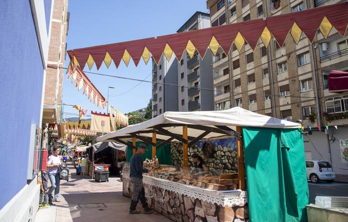 Erdi Aroko Azoka