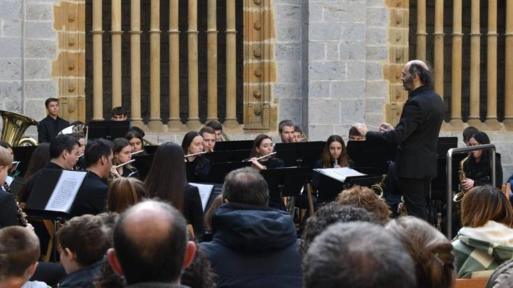 Bazkideen omenezko kontzertua emango du Debako Musika Bandak