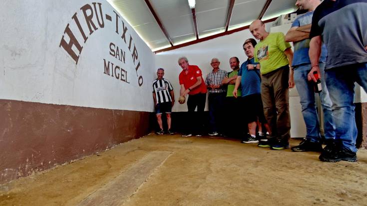 Leintz-Gatzagan jokatu beharreko tiraldia Aiastiako bolatokian jokatuko dute