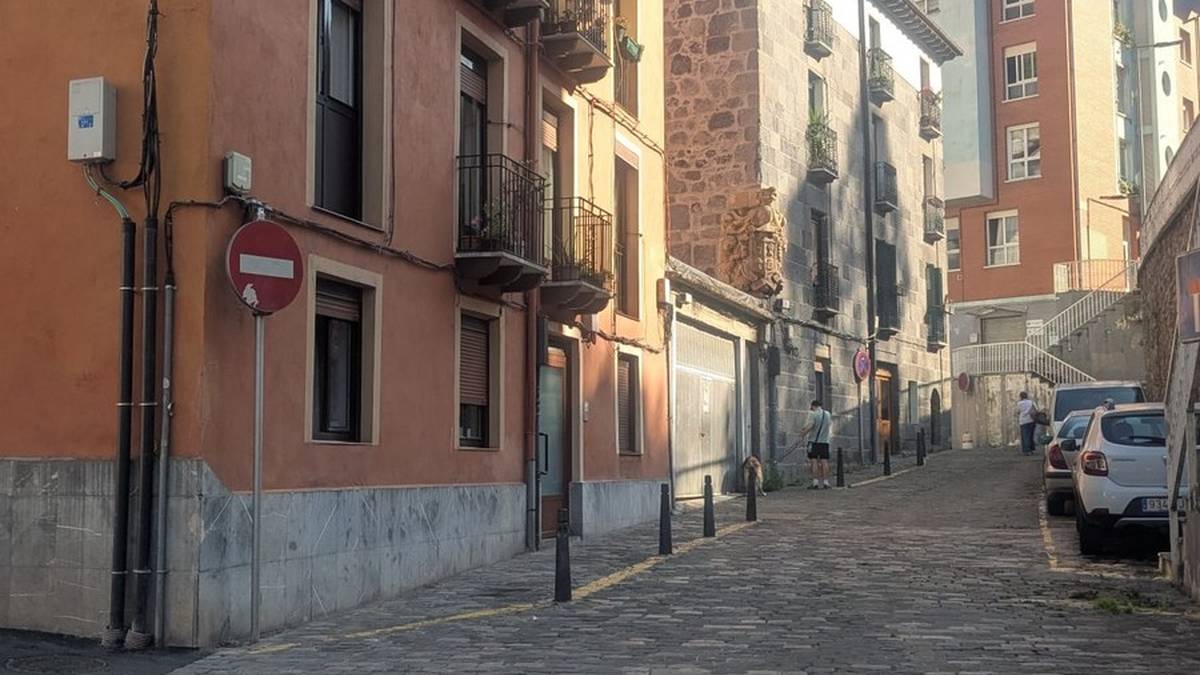 SAPA eta Baltegieta 22 bitarteko galtzada-harria birjartzeko lanak direla-eta, azaroaren 24tik aurrera ezingo da Baltegieta 18 eta 24ko garajerik erabili