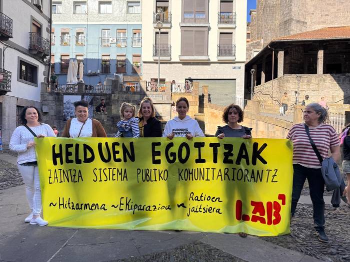 Egoitzetako hitzarmenaren aldeko elkarretaratzea Soraluzen