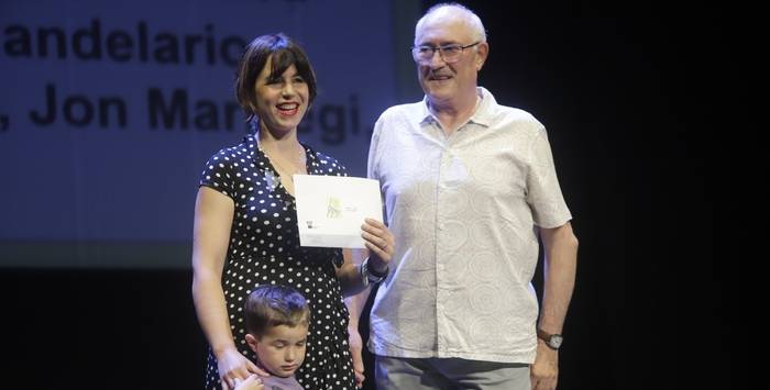 Ione Fernandezek 41. Koldo Eleizalde literatur lehiaketako bi sari lortu ditu