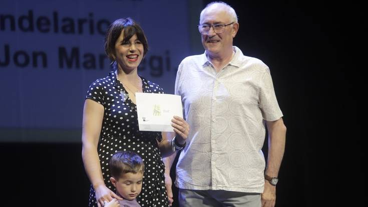 Ione Fernandezek 41. Koldo Eleizalde literatur lehiaketako bi sari lortu ditu