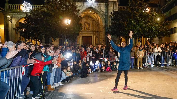 Harrera beroa egin diete Mugertza kroseko antxitxikariei