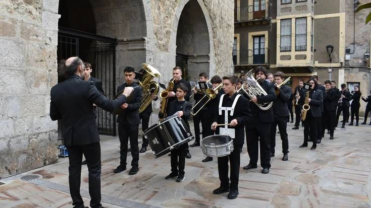 Debako Musika Bandaren kalejira