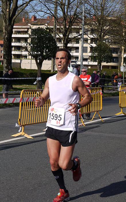 Iñigo Salegi Azkoitia Azpeitia maratoi erdiko une batean.