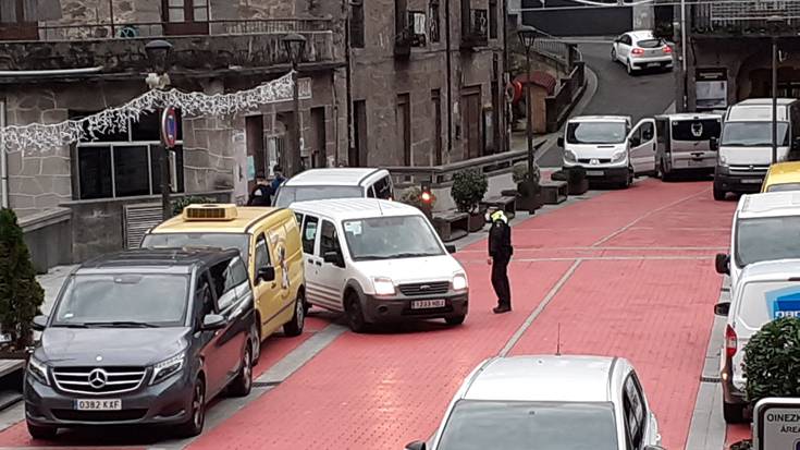 Zubi Nagusian aparkatzea debekatuta dago