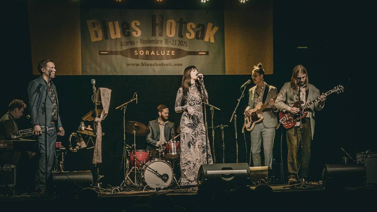 Ina Forsmanen soul europarrak gozarazi du publikoa Blues Hotsak jaialdiaren lehen kontzertuan