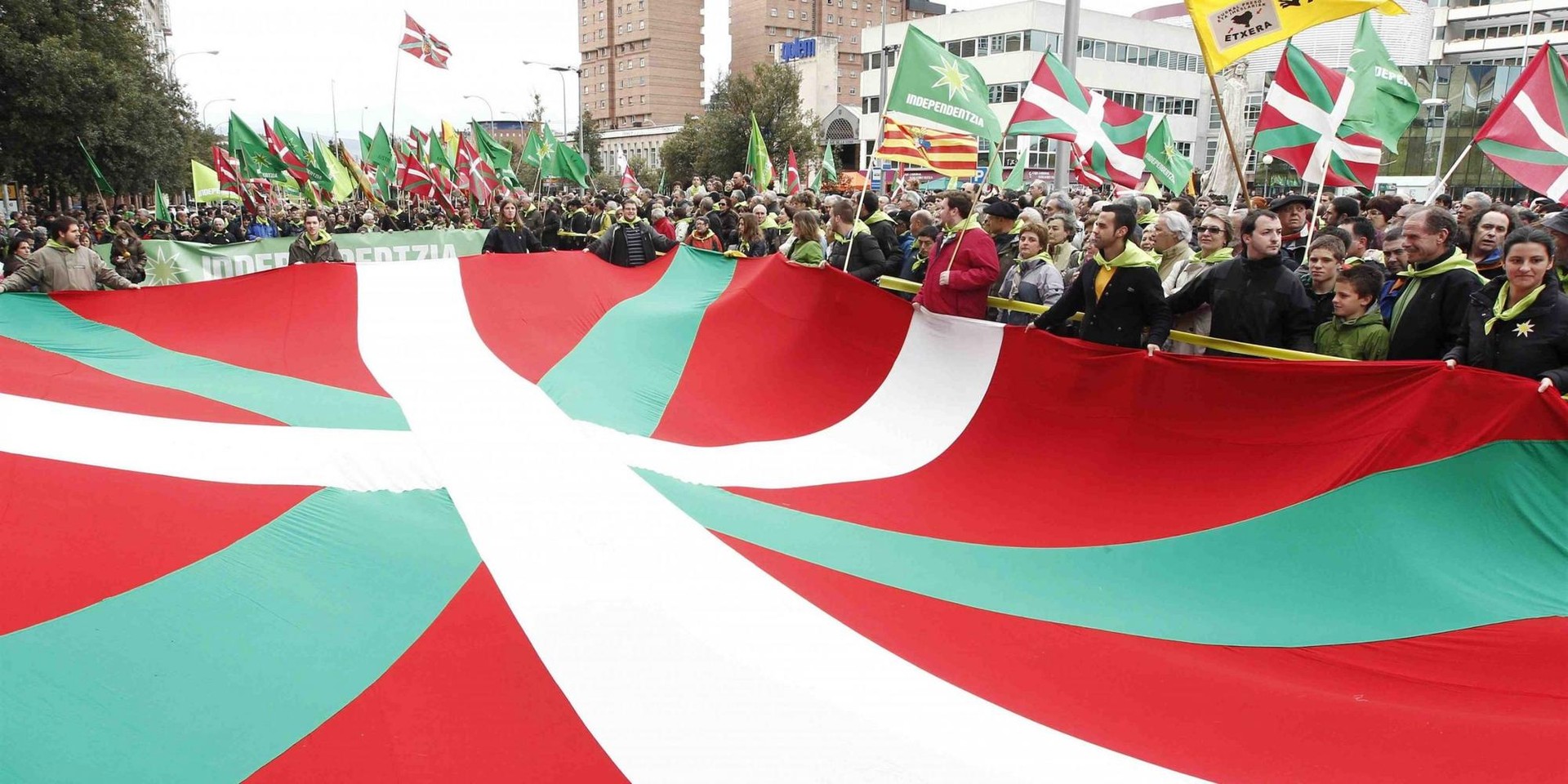 Aberri Egunean Iruñera joateko deia egin du Euskal Herria Bilduk