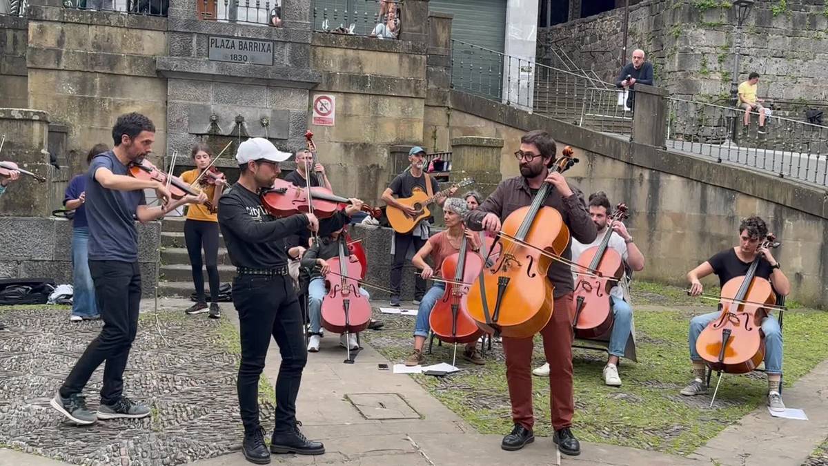 Sokazko instrumentuen "magia" plazara itzuli zen Sorafolken III. edizioan