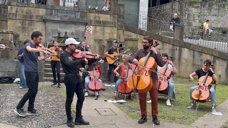 Sokazko instrumentuen "magia" plazara itzuli zen Sorafolken eskutik