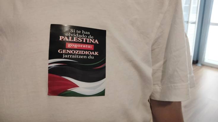 Palestinarako dirua biltzeko pegatinak egongo dira jaietan