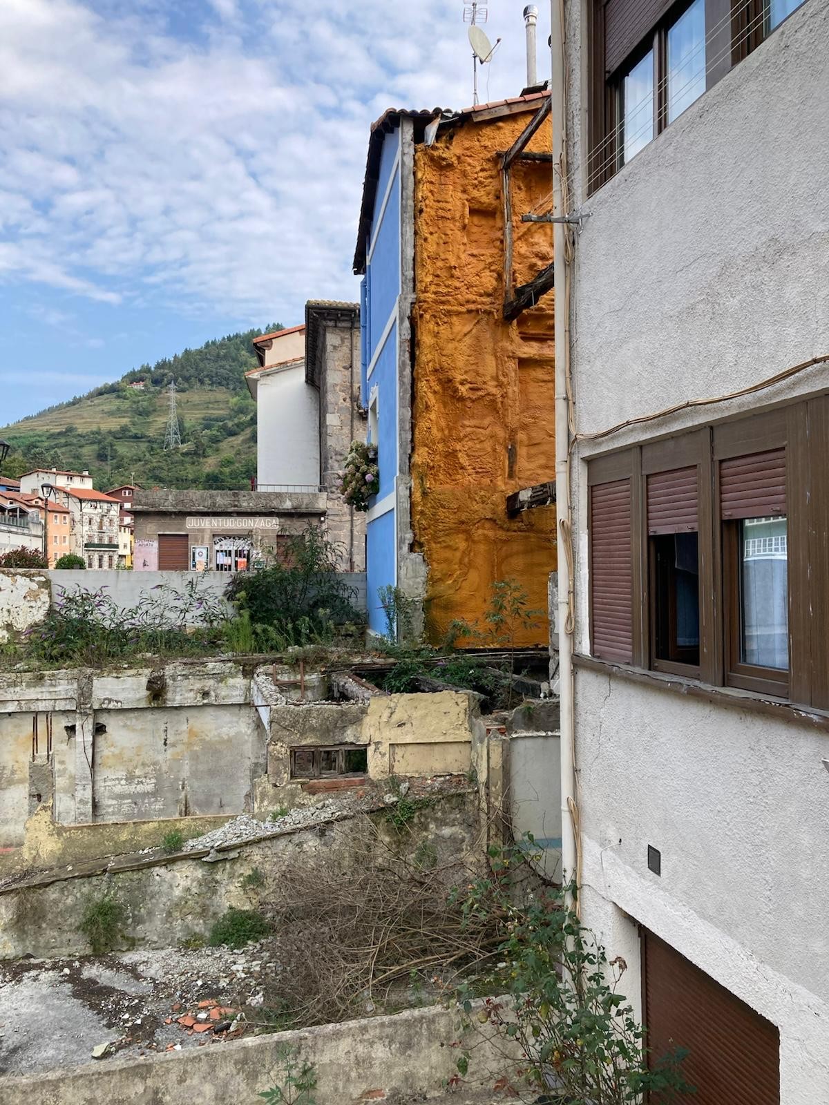 Kontrol faltak eragindako arrakala konpontzeko eskaera